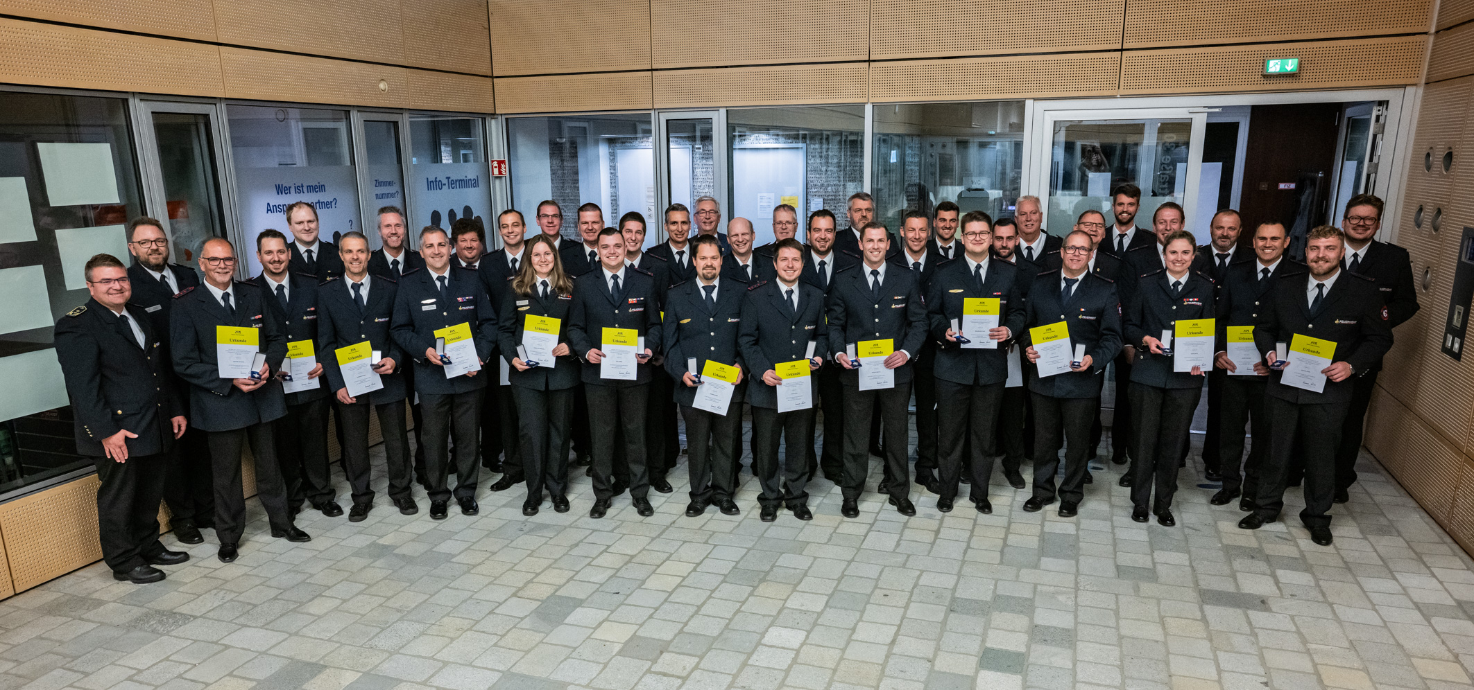 Große Ehre für unsere Einsatzkräfte: 39 Remseckerinnen und Remsecker mit Bevölkerungsschutz-Einsatzmedaille ausgezeichnet